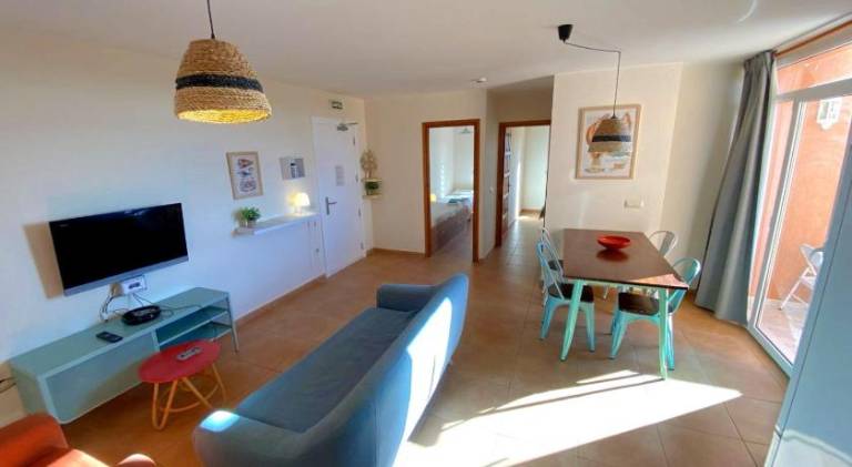 Apartment with terrace, garden & pool | Good for workation in L'Escala