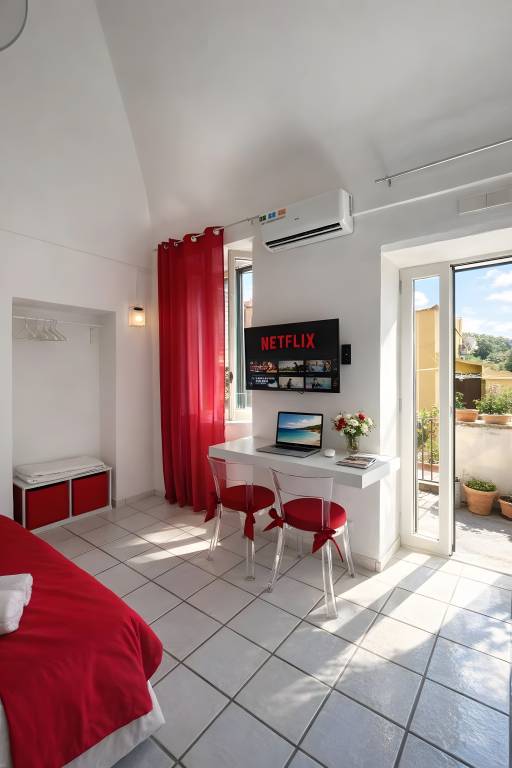 Holiday apartment with fast internet & patio | Mountain view | Suitable for remote work in Sorrento