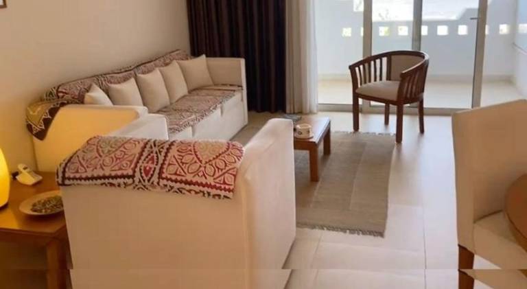 Serviced apartment with garden, terrace & pool — photo 2