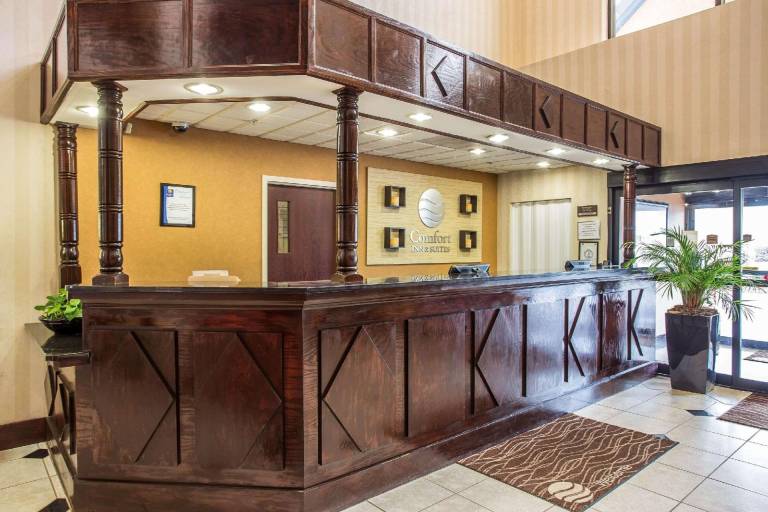 Comfort Inn & Suites Ft. Jackson Maingate — photo 4