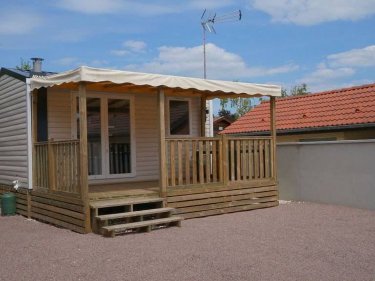 Pleasant mobile home with pool | Pets are welcome — photo 2