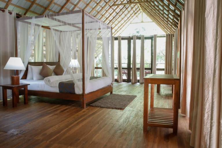 Lodge Ella