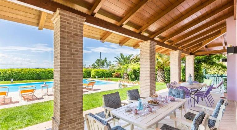 Villa with pool — photo 5