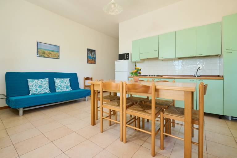 Apartment with terrace, barbeque & garden | Garden view — photo 2