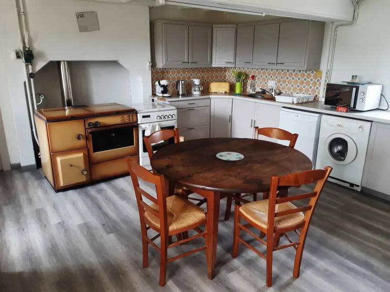 Cozy House Near Charron with Garden, 100 m² — photo 2