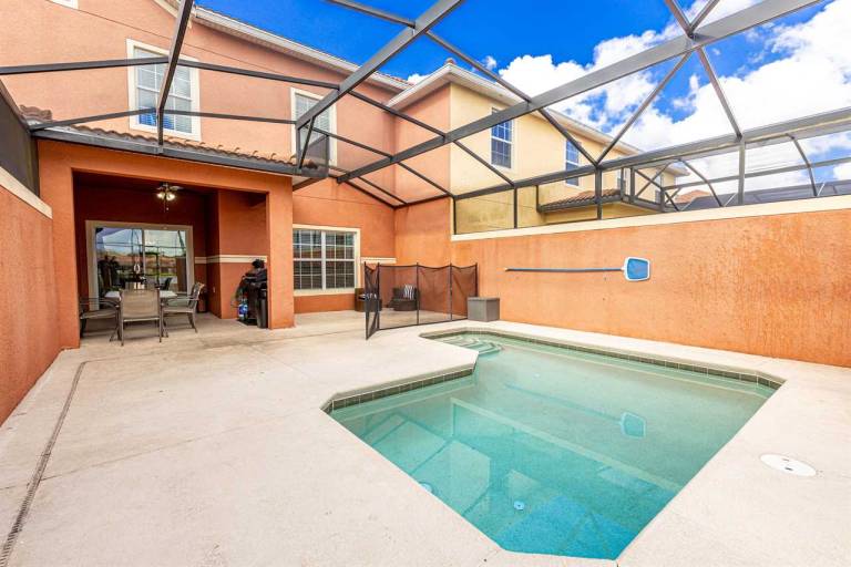 Fully equipped ample house with pool | Pets allowed in Osceola, FL