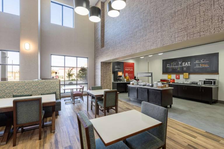 Hampton Inn & Suites Woodward — photo 3