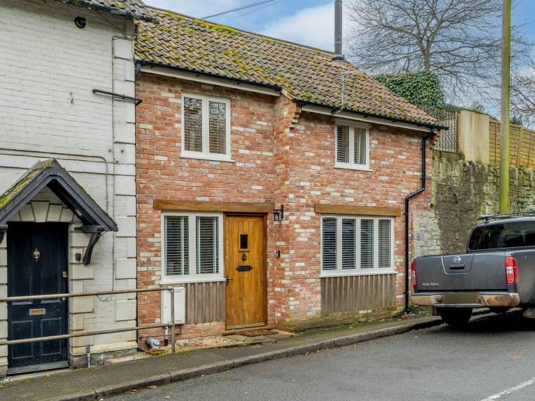Cottage Bruton