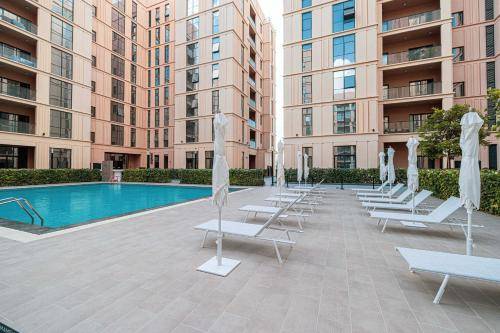 Apartment Muwailih Commercial