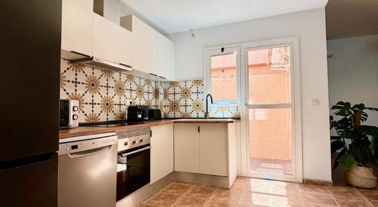 Beautiful rental apartment with pool & hot tub | Next to the beach | Pet-friendly — photo 2