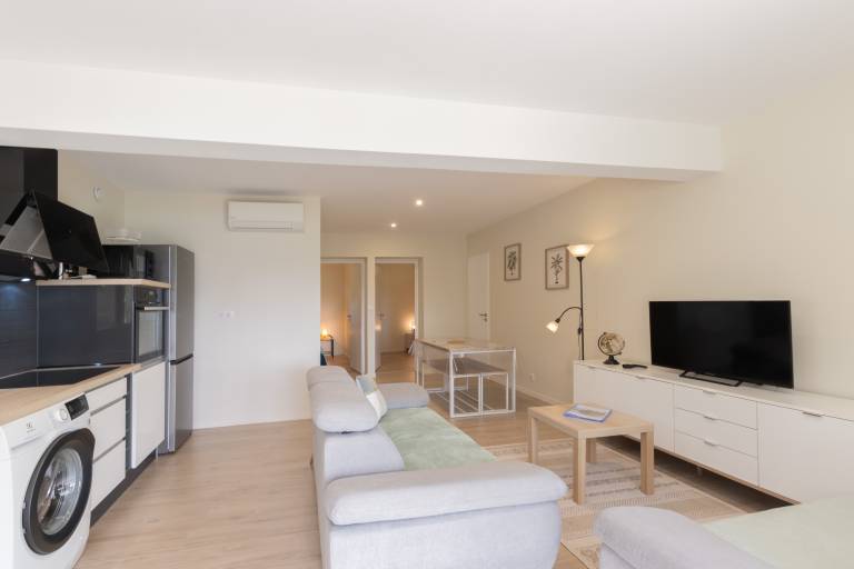 Apartment with garden, pool & patio | Mountain view — photo 4