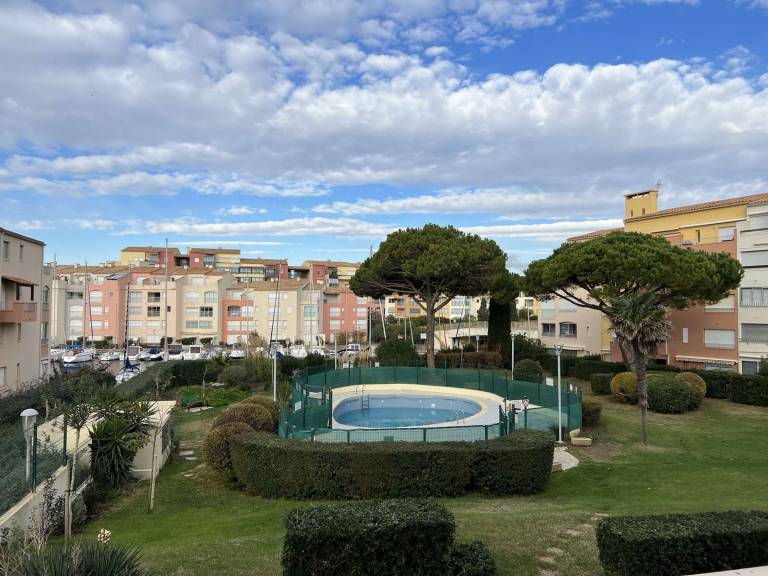 Apartment with pool in Agde