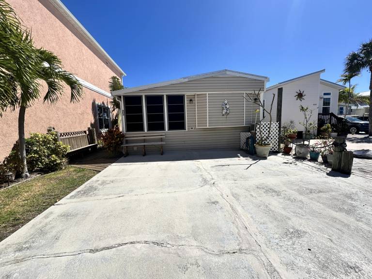 Children-friendly beautiful house with pool & jacuzzi | River view | Dogs allowed — photo 2