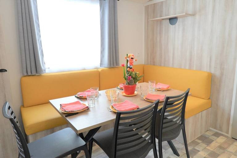 Family-oriented camping suite with patio, pool & yard | Pet-friendly — photo 4