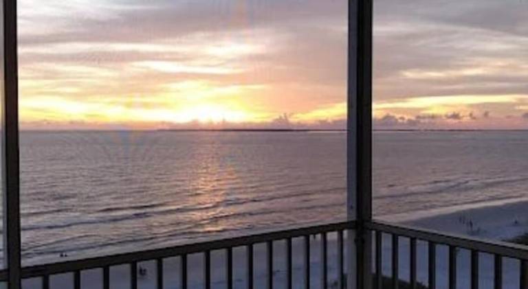 Vacation home with pool | Close to the beach | Pets allowed in Fort Myers Beach, FL