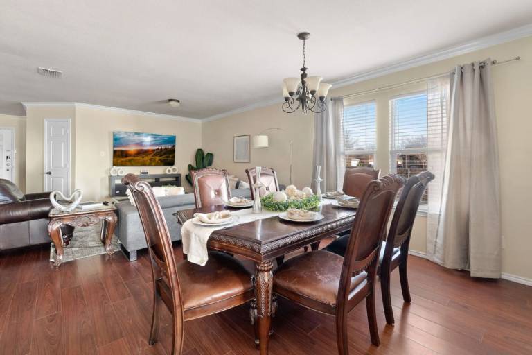 Family-oriented pleasant vacation home with yard | Pets are welcome — photo 4