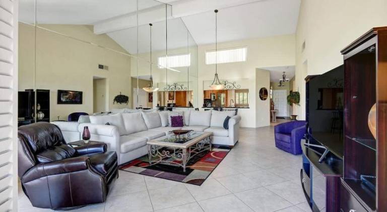 House with jacuzzi & pool | Perfect for remote work — photo 3