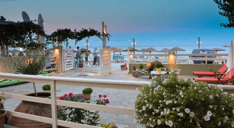 Holiday apartment with terrace & yard | Beach nearby | Dogs allowed — photo 3