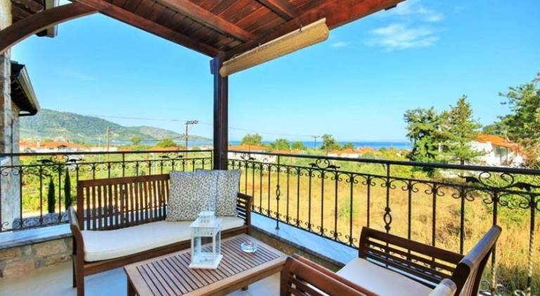 Holiday apartment with patio, grill & garden | Pet-friendly — photo 2