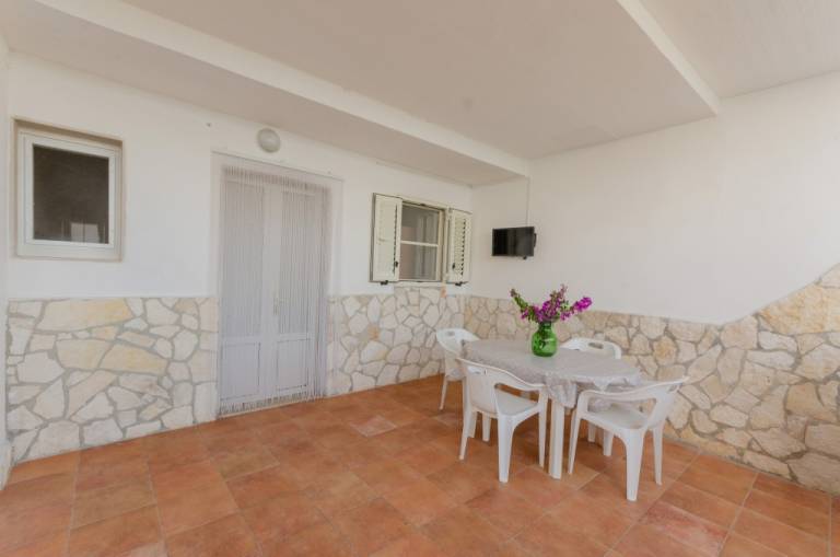 Apartment with BBQ & patio | Sea view — photo 3