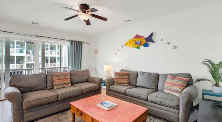 Big vacation home | Close to the beach | Pets are welcome in Tybee Island, GA