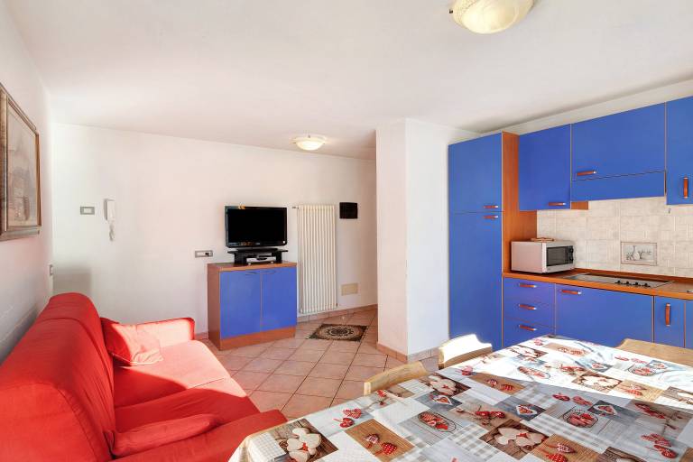 Family-oriented holiday apartment with fast internet, garden & barbecue | Garden view | Dogs allowed — photo 5