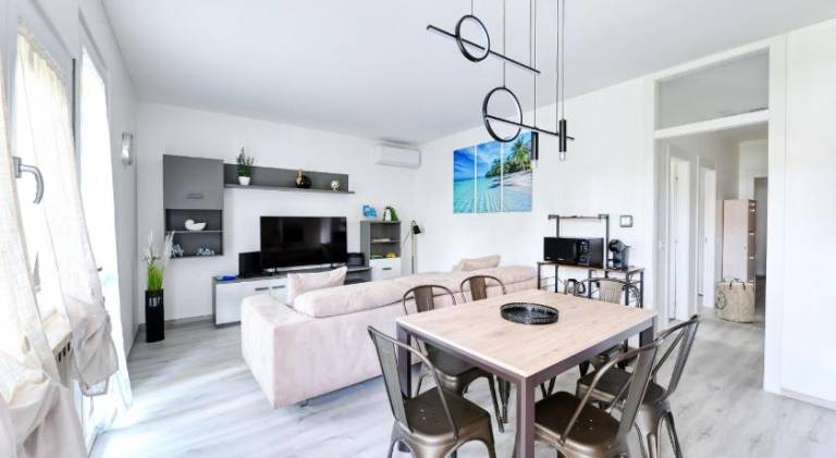 Beautiful rental apartment with pool | Pet-friendly — photo 3