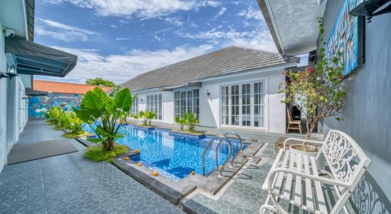 Rental apartment with pool in Denpasar