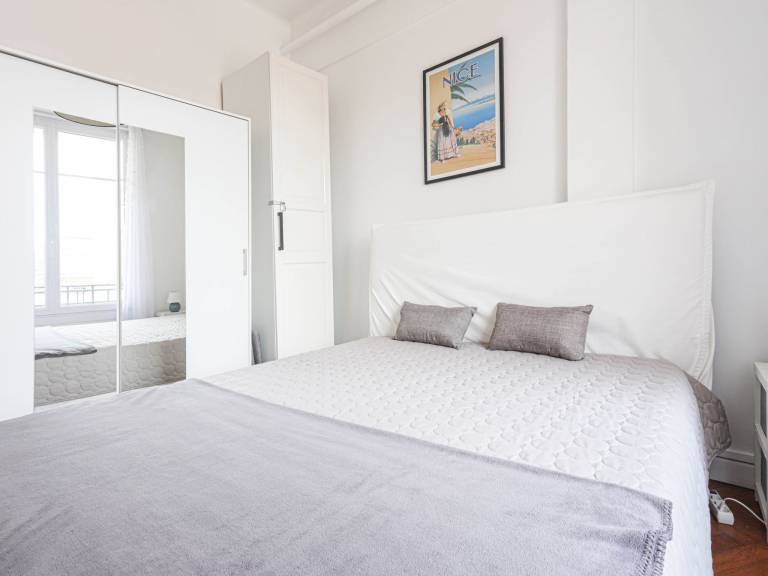 Apartment with patio | Next to Place Masséna | Dogs allowed — photo 3