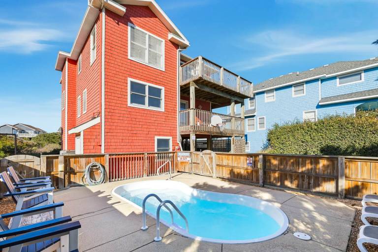 Child-friendly pleasant house with private pool, hot tub & barbeque | Close to the beach | Dogs allowed in Outer Banks, NC