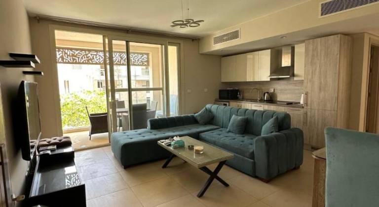 Apartment with pool — photo 2