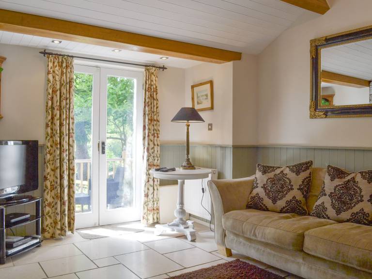 Family-oriented pleasant cottage with yard | Pets are welcome — photo 2