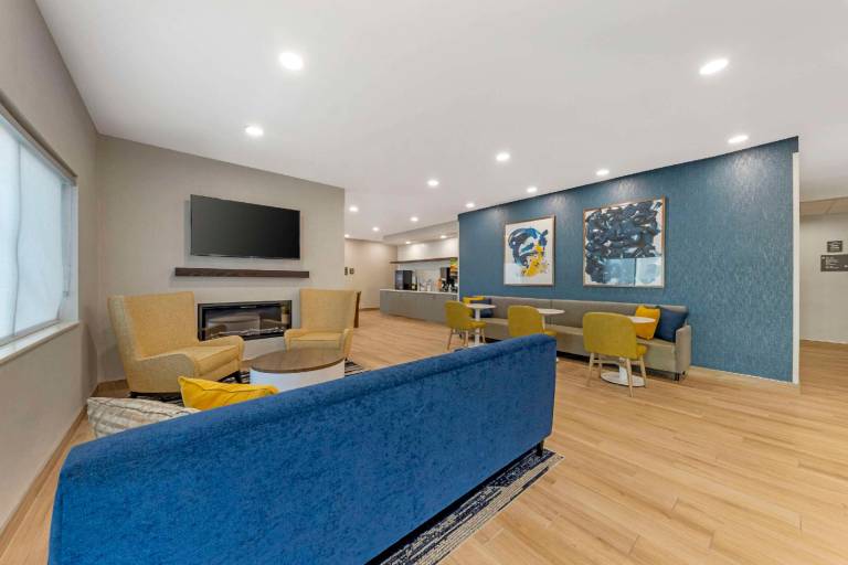 Comfort Inn & Suites Oklahoma City North - Quail Springs — photo 2