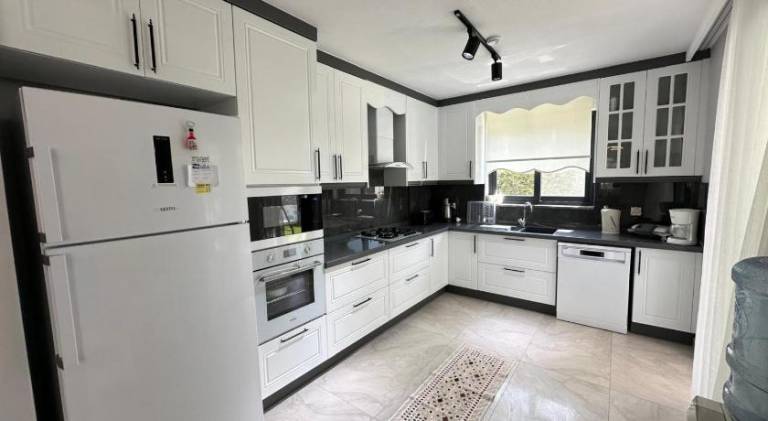 Villa with garden, private pool & patio — photo 4