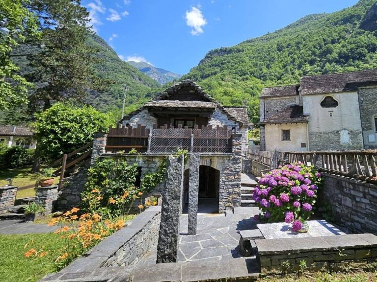 Ferienhaus Maggia TI