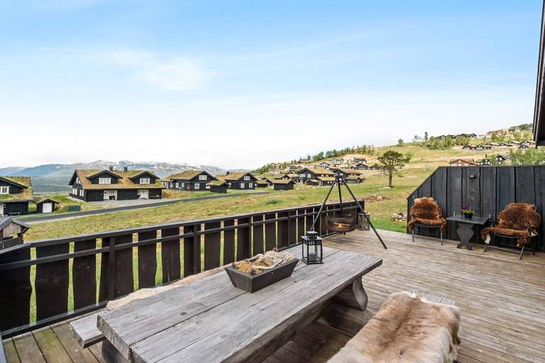 Vacation home with patio & grill — photo 2