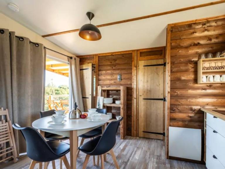 Mobile home with patio & heated pool — photo 5