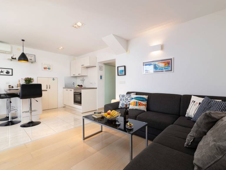 Holiday apartment with terrace | Sea view | Dogs allowed — photo 2