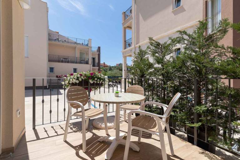 Holiday apartment with terrace — photo 3
