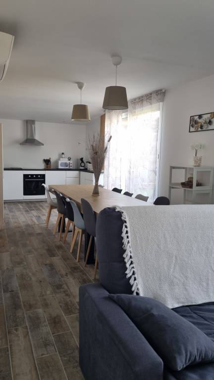 Gite le cocon de lily – Spacious Holiday Home with Indoor Pool in Bordeaux Vineyards — photo 2
