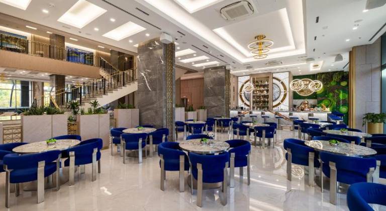 East Plaza Hotel — photo 4