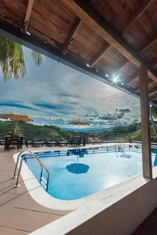 HOTEL CASA ENCANTO in Puerto Triunfo