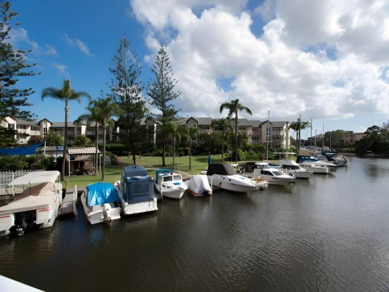 Serviced apartment Runaway Bay