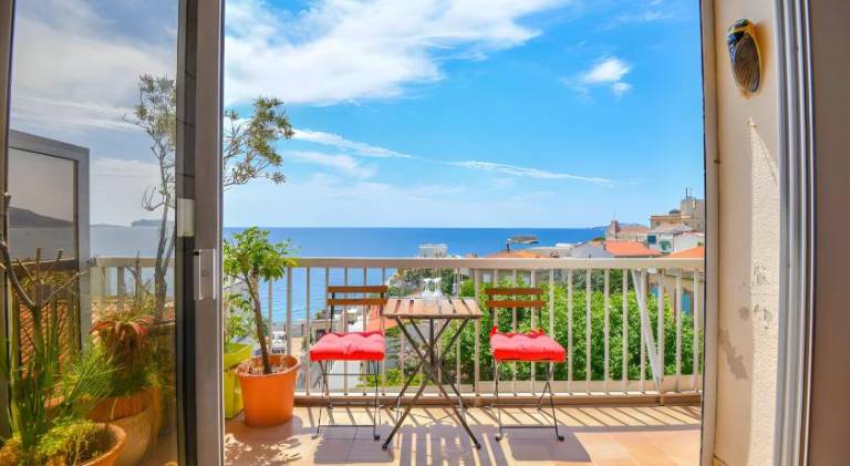 Apartment with terrace in Marseille