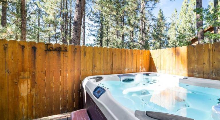 House with terrace, jacuzzi & grill — photo 4