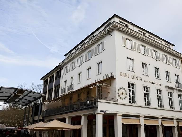 Kunsthotel "Drei Konig" am Marktplatz Stadt Lorrach in Loerrach
