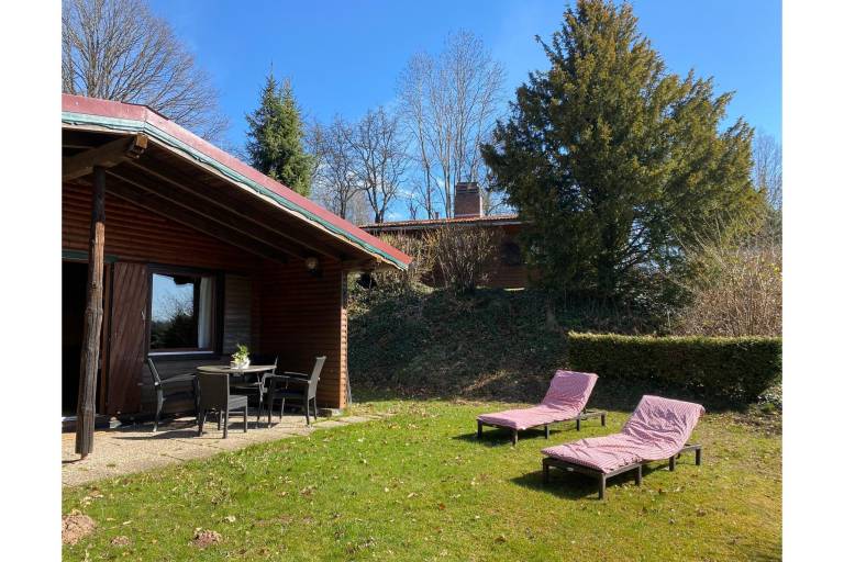 House with patio, garden & BBQ | Nature view in Kassel