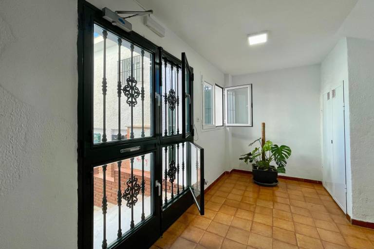 Holiday apartment with pool — photo 2