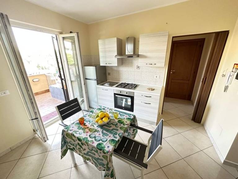 Rental apartment with patio | Garden view — photo 2