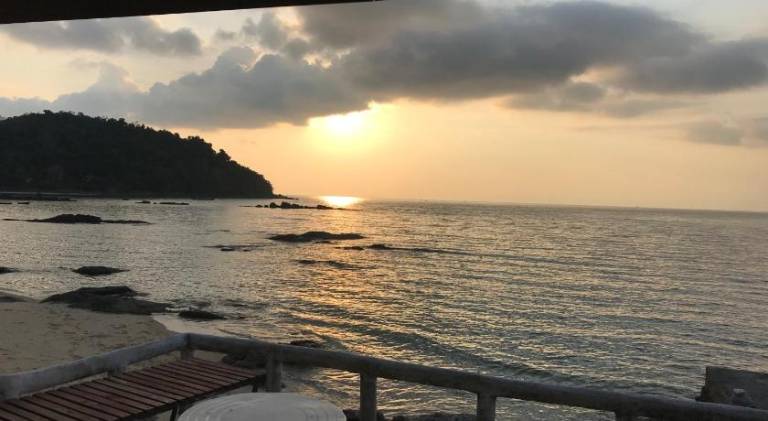 Serviced apartment with barbecue, yard & terrace | Beach nearby | Pets allowed — photo 4